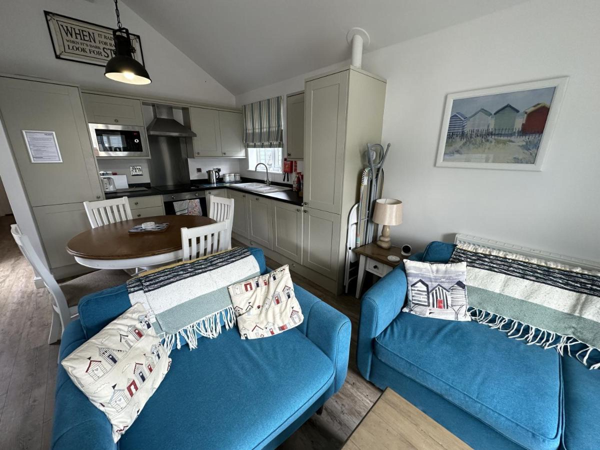 Azure Beach House Filey Exterior photo